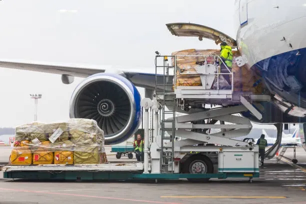 Logística de transporte aéreo de carga